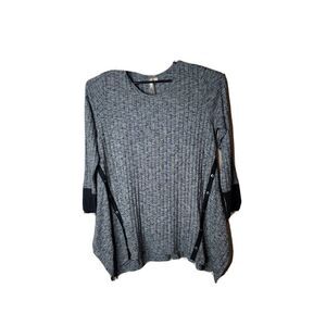 Comfy USA Randi Tunic Women's Gray Shirt Size Large Shark Bite Hem t61